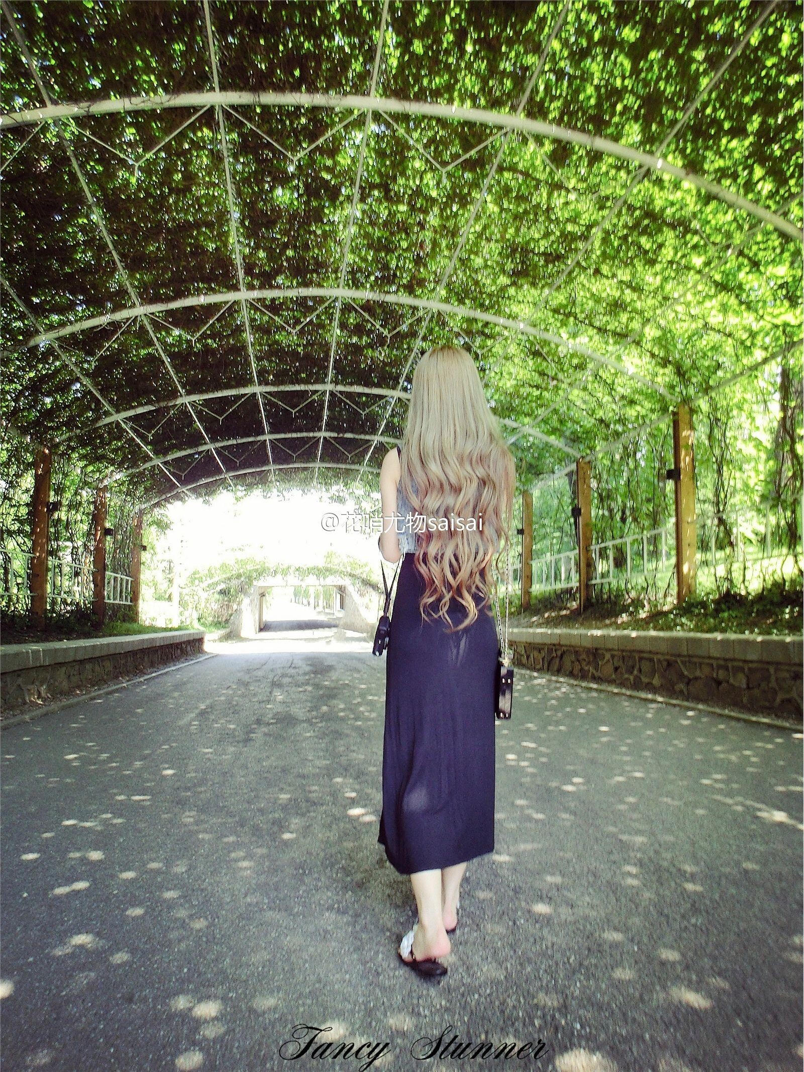 花哨尤物saisai的微博列表微女郎